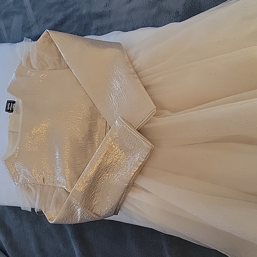 3/20$ Girl 5 Years Dress- Sparkles Elegant Cream Long Sleeve ..look Video;)